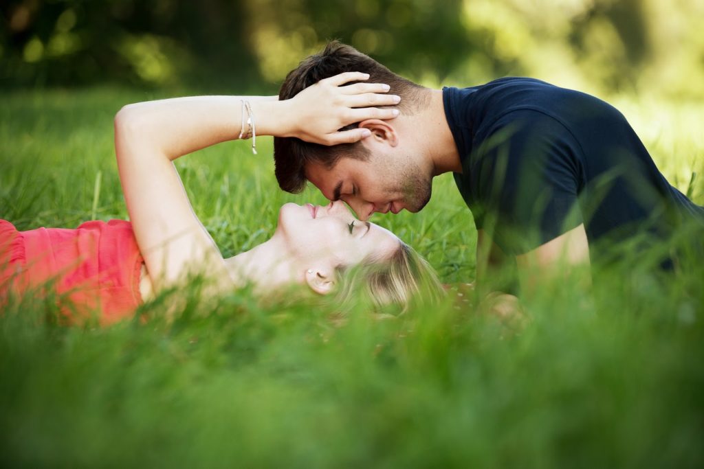 सफल प्रेम के लिए 32 बेस्ट टिप्स - Best Tips for Successful Love in Hindi - Love Tips in Hindi